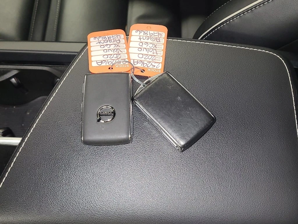 Volvo XC60 * R DESIGN * CARFAX *  - изображение 8