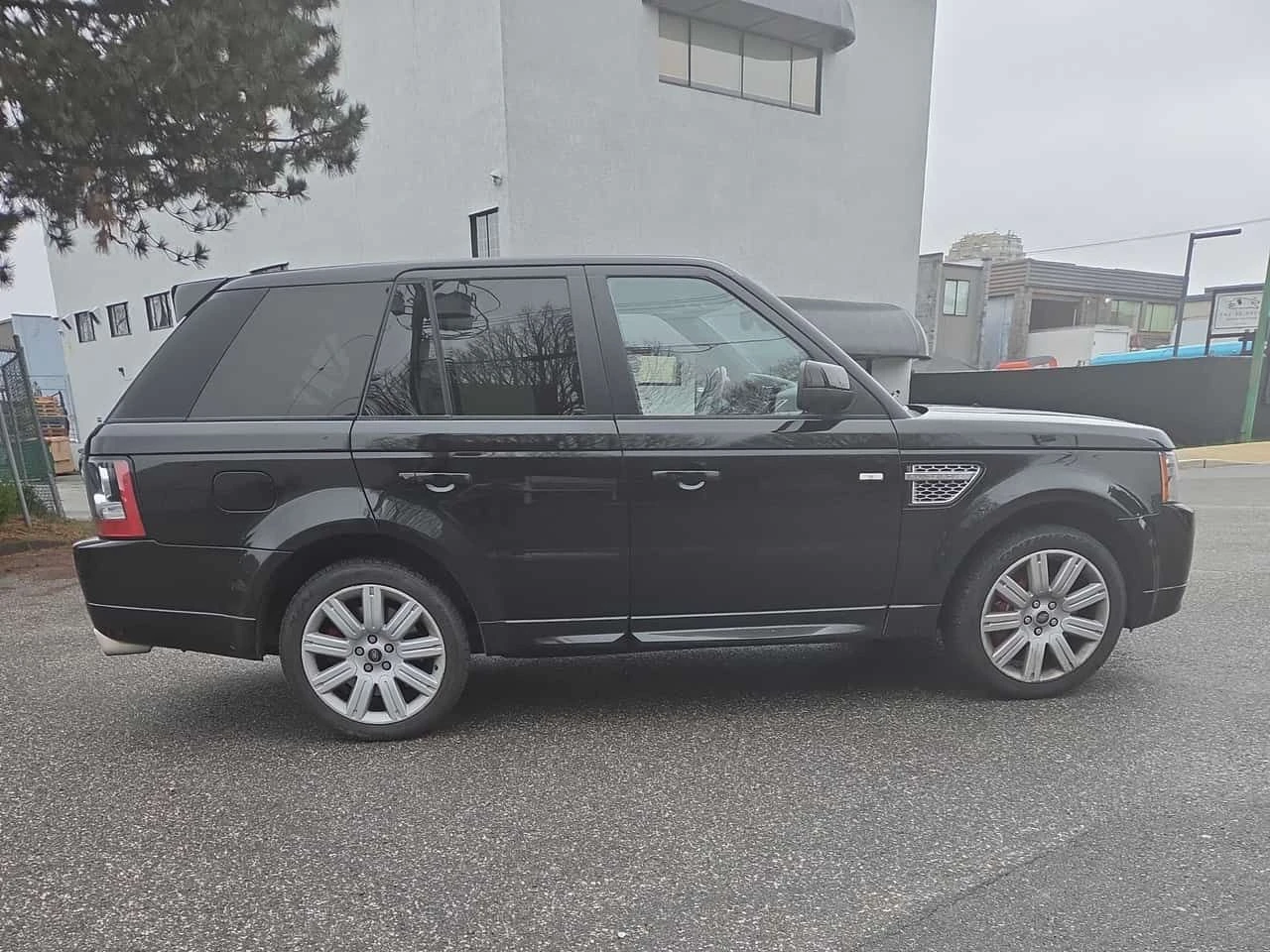 Land Rover Range Rover Sport * SC Autobiography * PANO* KEYLESS* ПОДГРЕВ* , снимка 3 - Автомобили и джипове - 53752683