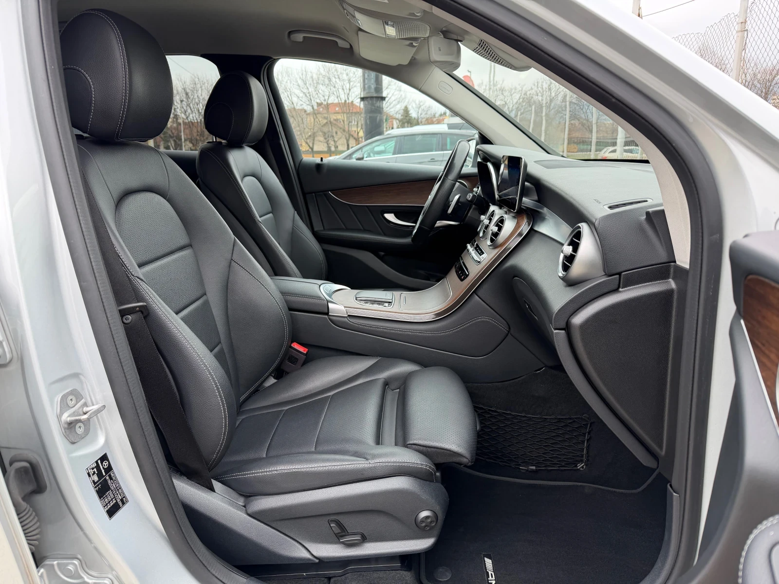 Mercedes-Benz GLC 220 D 4Matic Amg Line Facelift, снимка 8 - Автомобили и джипове - 54040948