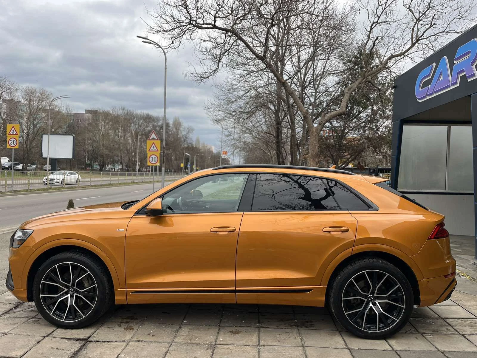 Audi Q8 55 TFSI S-line Black , снимка 11 - Автомобили и джипове - 54861978
