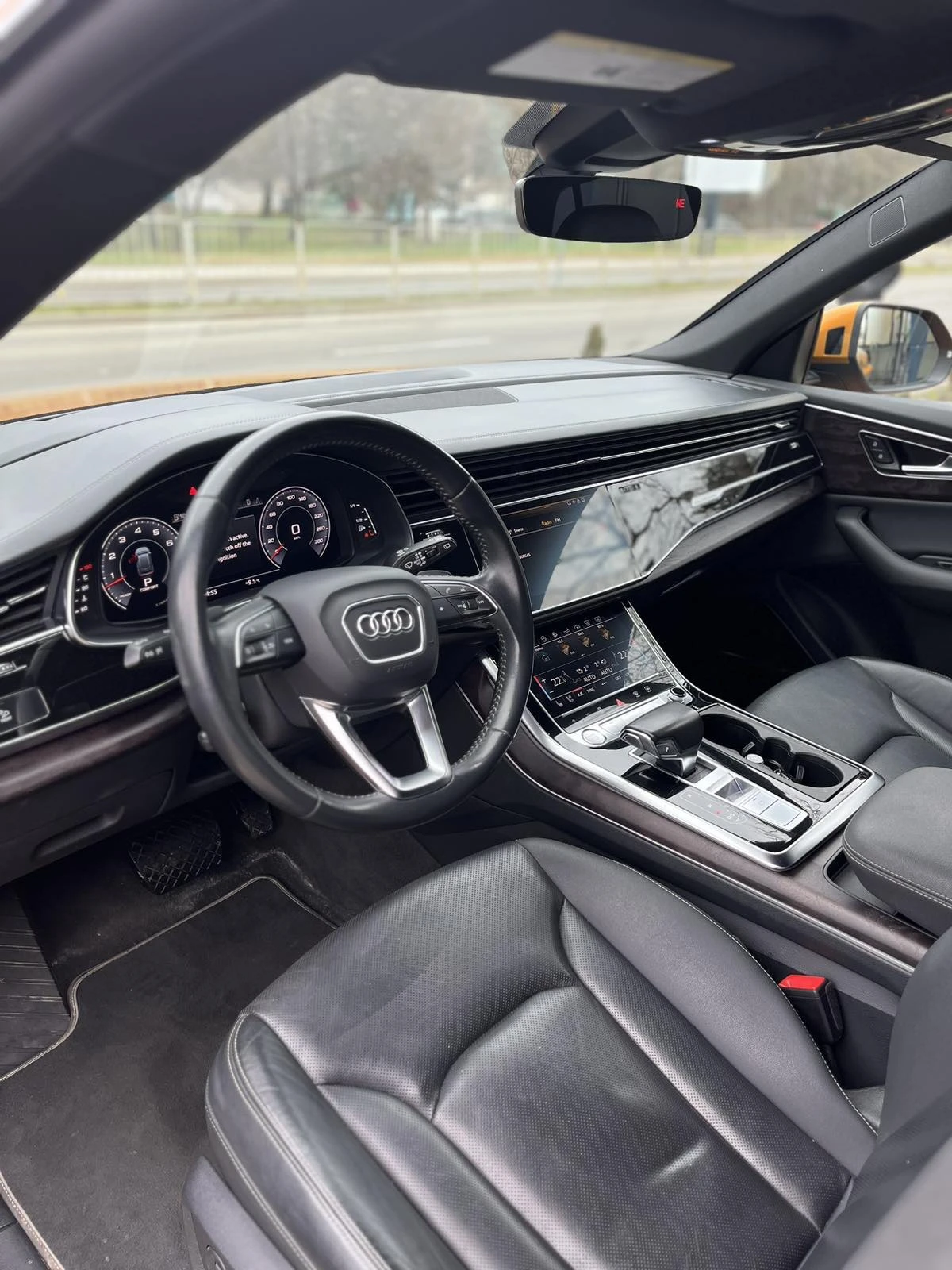 Audi Q8 55 TFSI S-line Black , снимка 6 - Автомобили и джипове - 54861978