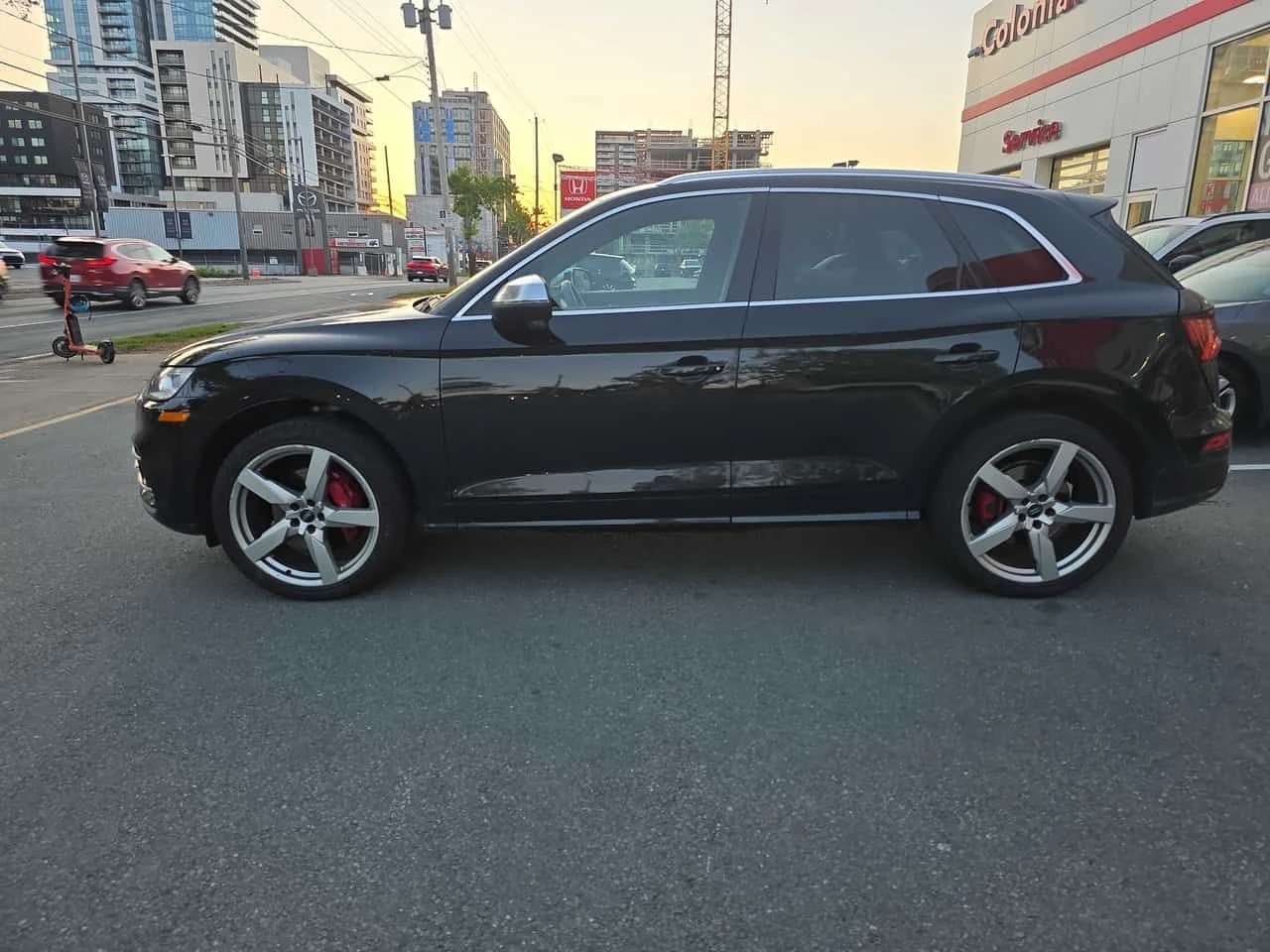 Audi SQ5 Technik/360/DISTRONIC/B&O/АВТОКРЕДИТ, снимка 2 - Автомобили и джипове - 54776722