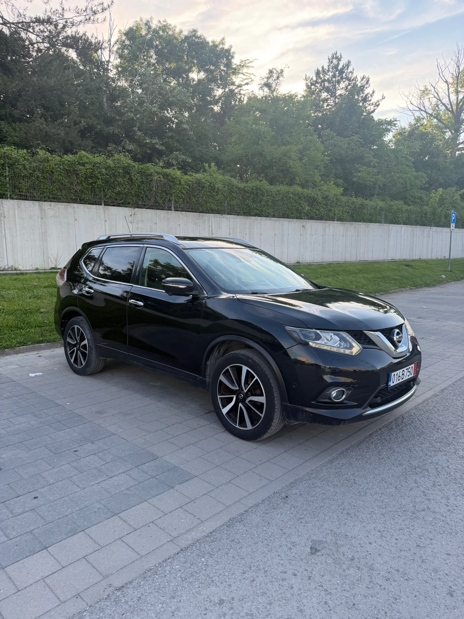 Nissan X-trail Nissan X-trail 1.6 DCI/360 КАМЕРА/ПАНОРАМА/ДИСТРОН, снимка 2 - Автомобили и джипове - 54842018