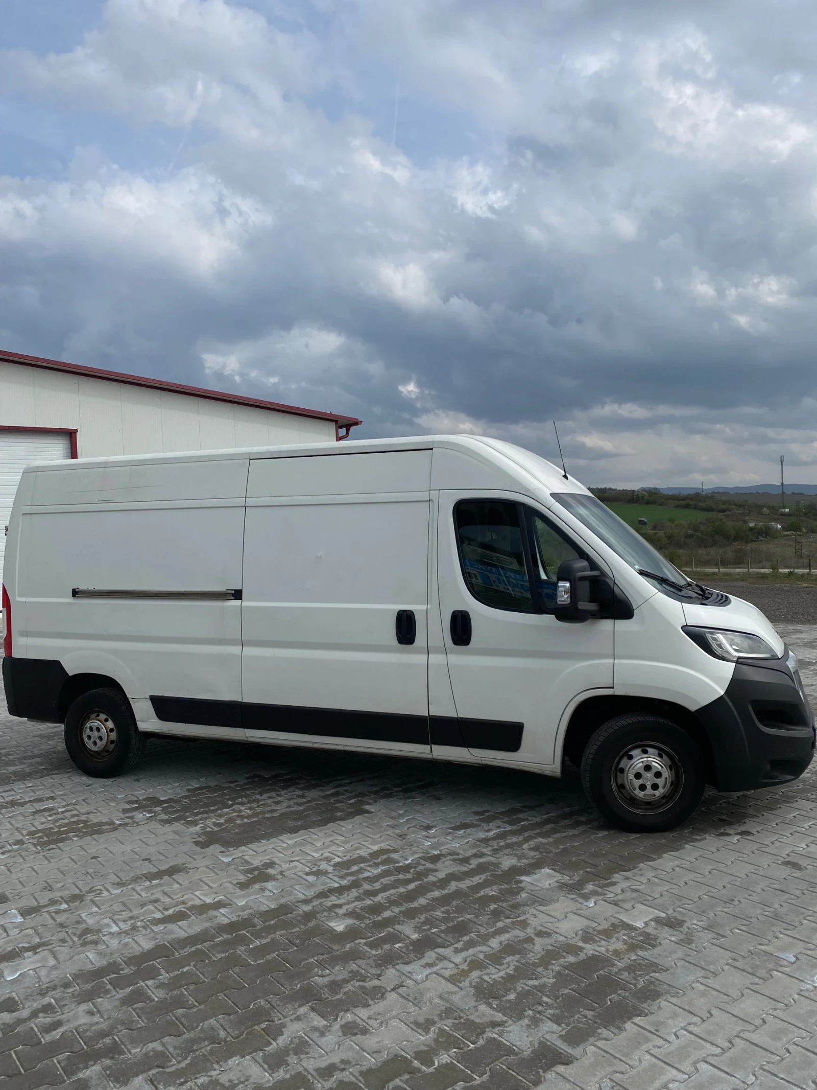 Peugeot Boxer 2.0 BlueHDI, снимка 4 - Бусове и автобуси - 54633299