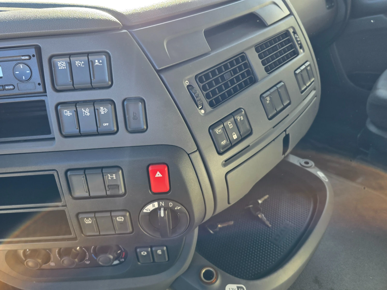 Daf XF 105 FT 460 - изображение 9