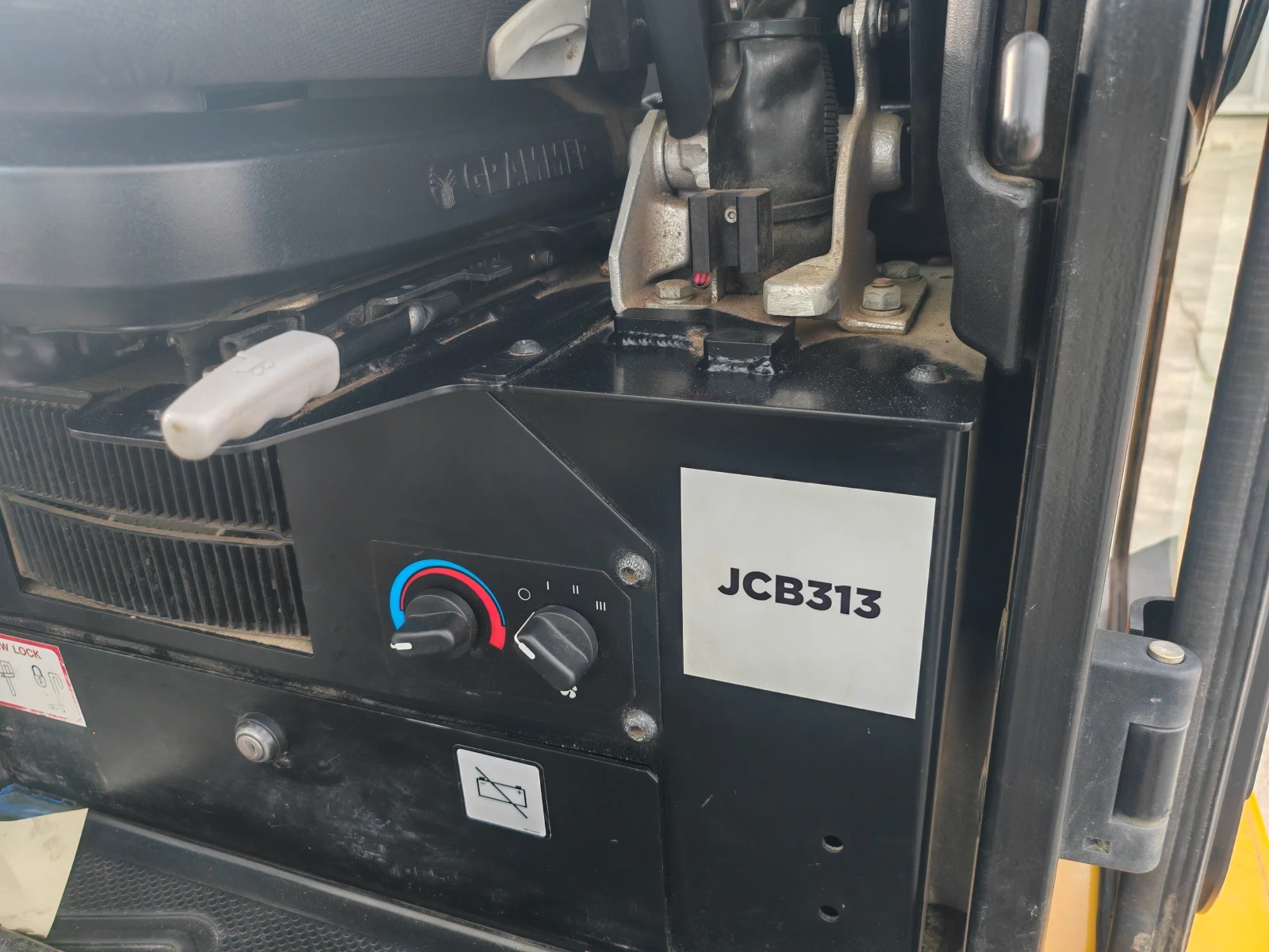 ����� JCB 8026 CTS ������ � ������������ ������ 20 % | Mobile.bg � ����������� 10