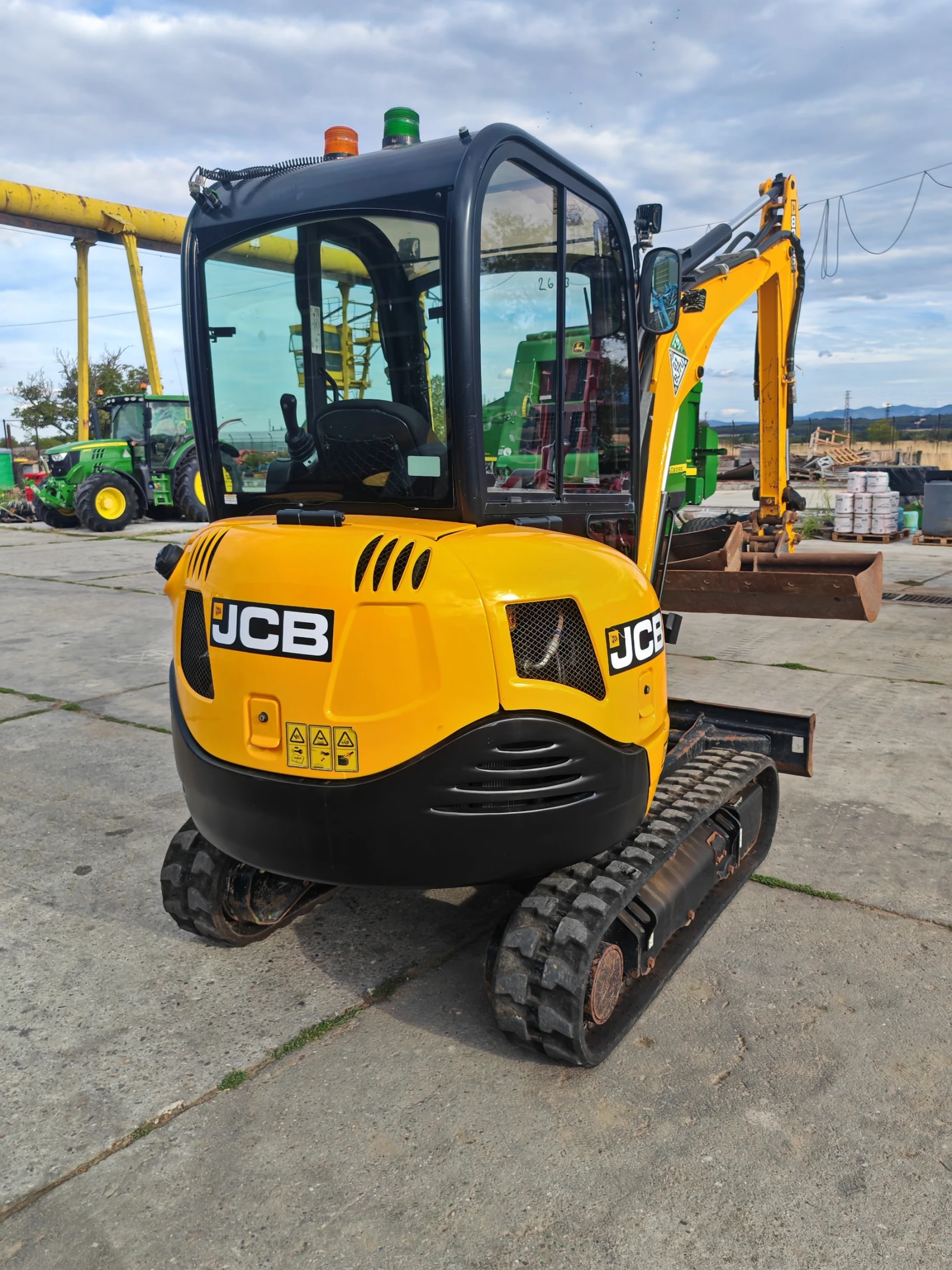 ����� JCB 8026 CTS ������ � ������������ ������ 20 % | Mobile.bg � ����������� 3