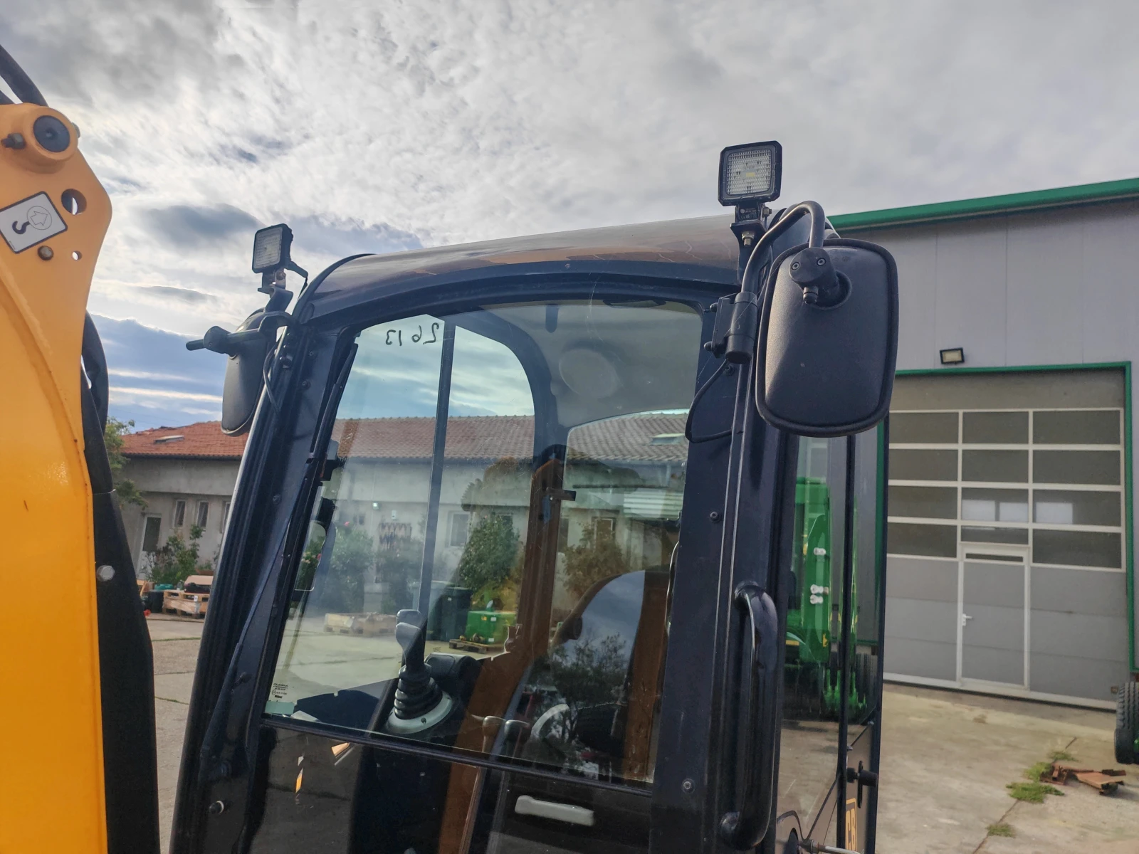 ����� JCB 8026 CTS ������ � ������������ ������ 20 % | Mobile.bg � ����������� 8