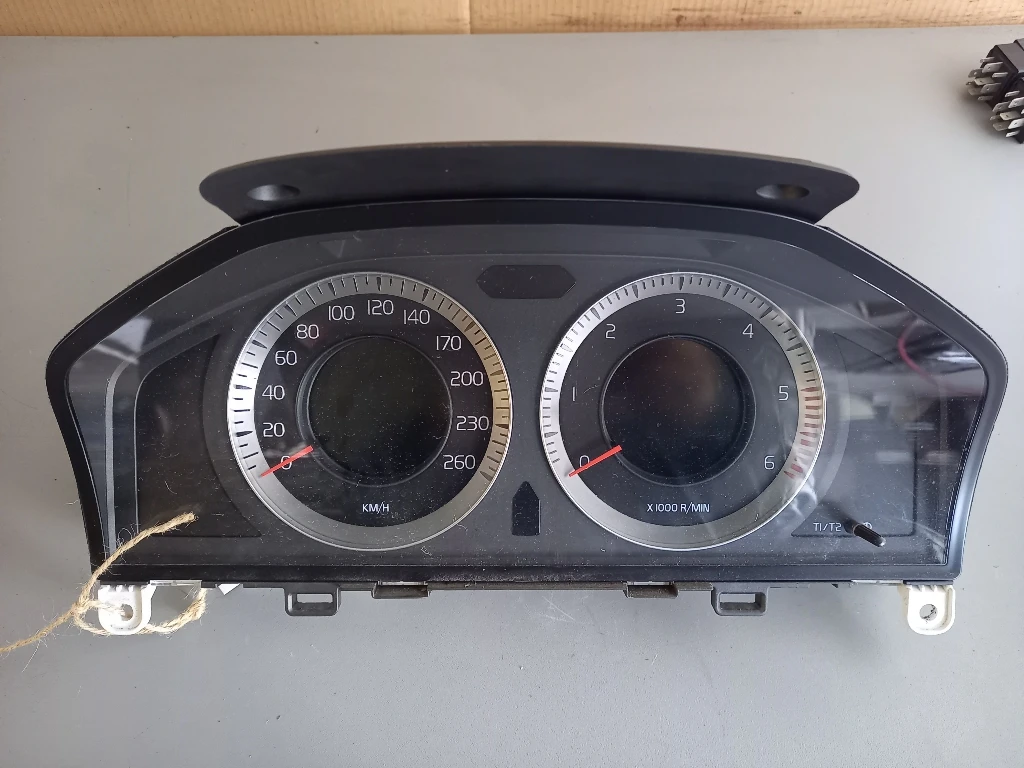   60 2.4 | Mobile.bg   1