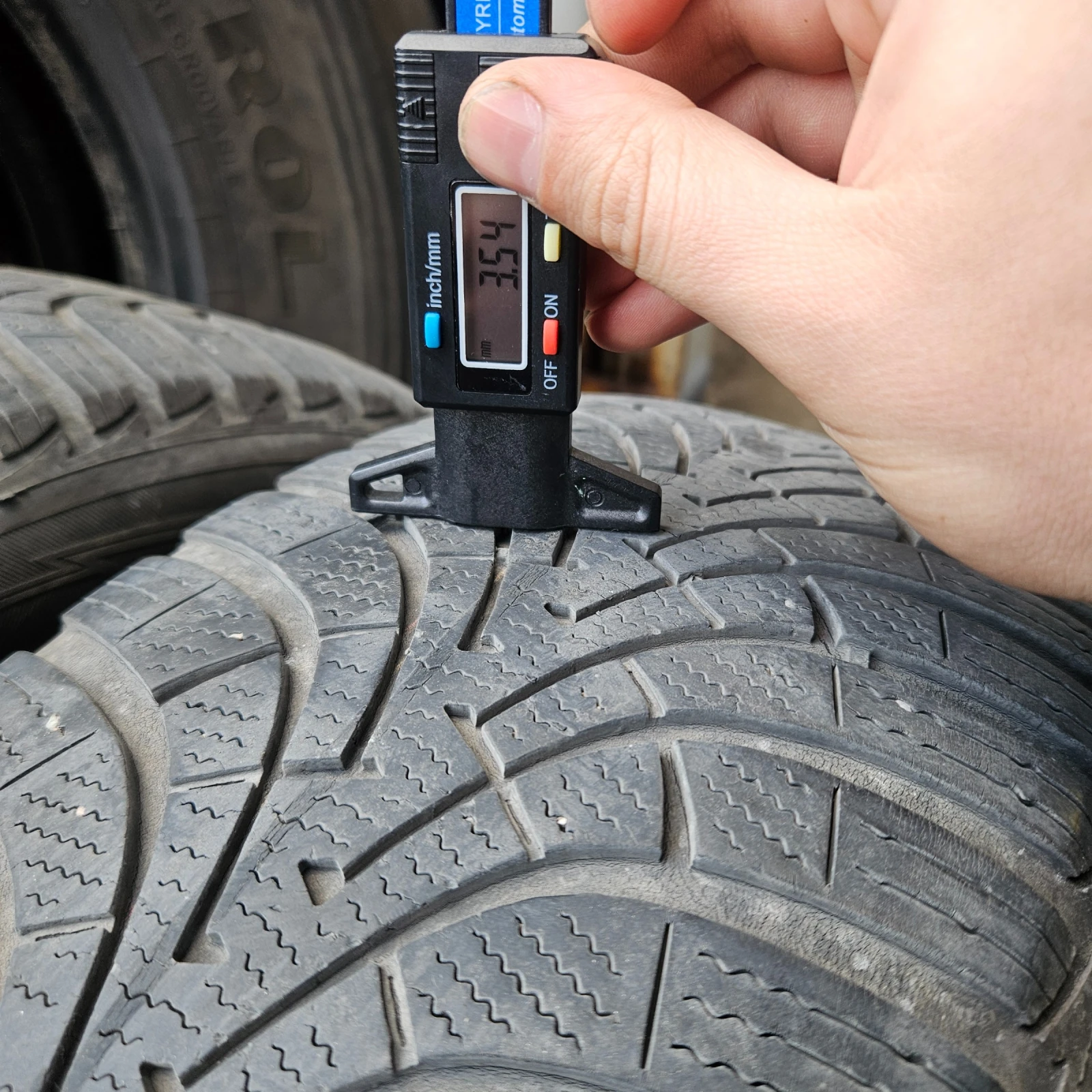 Гуми Всесезонни 205/55R16, снимка 8 - Гуми и джанти - 54785490