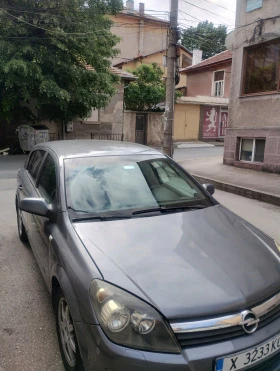 Opel Astra H, снимка 1