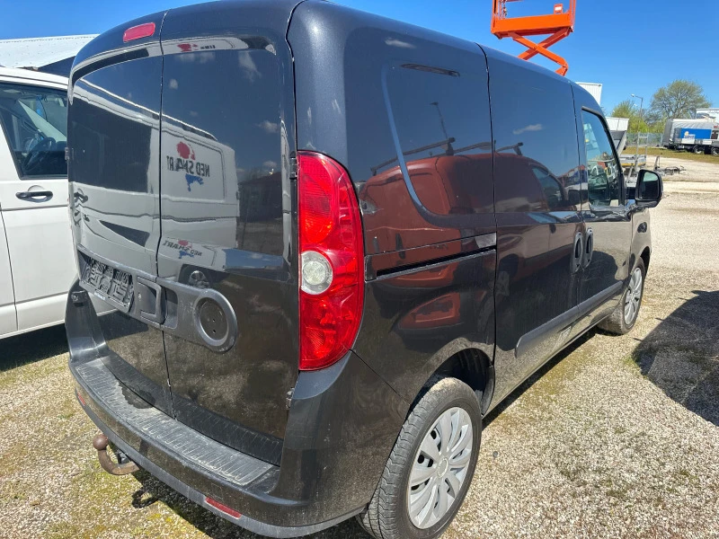 Fiat Doblo 1.6 MJT Товарен Климатик, снимка 3 - Автомобили и джипове - 47284046