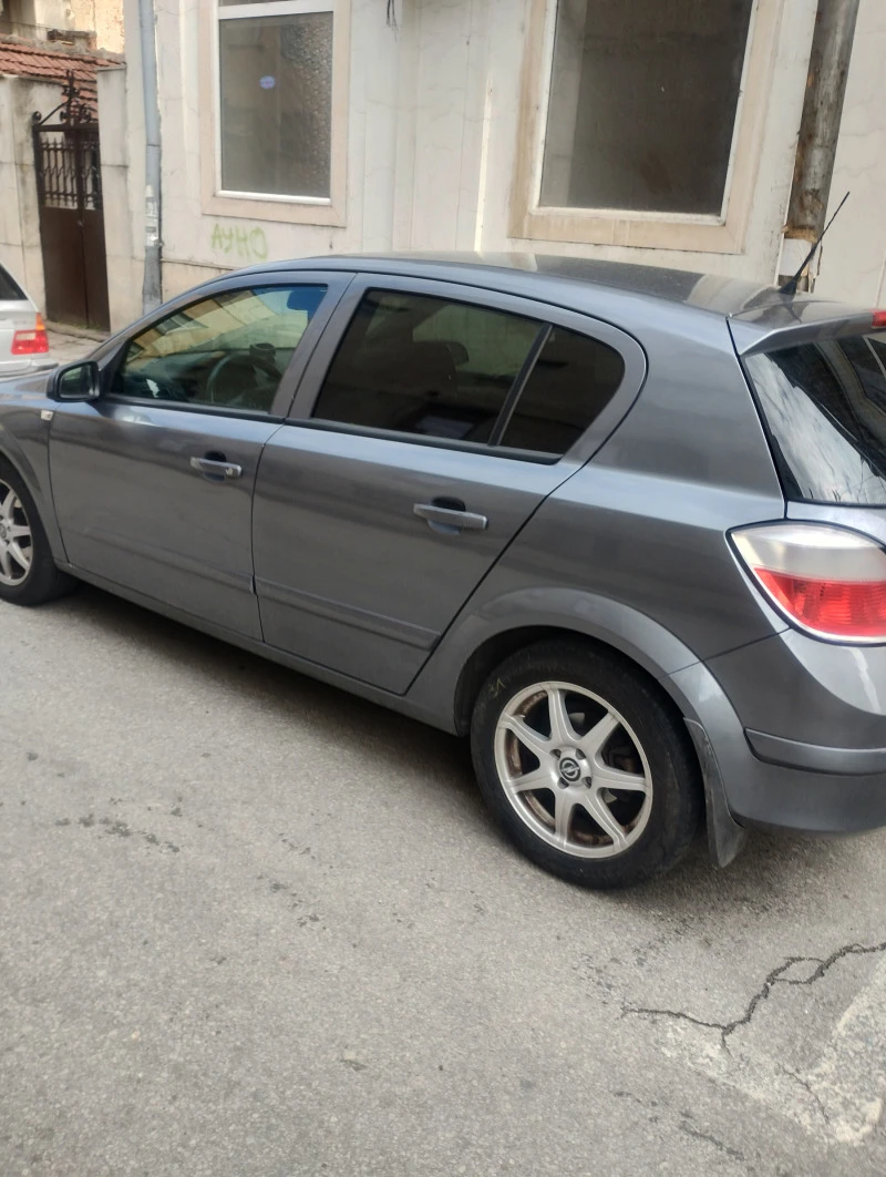 Opel Astra H, снимка 7 - Автомобили и джипове - 47906571