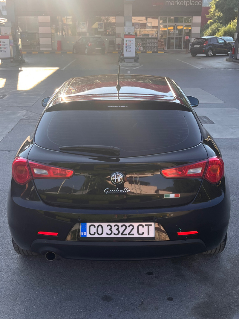 Alfa Romeo Giulietta 1.4T  !ПЕРФЕКТНА!, снимка 8 - Автомобили и джипове - 46288820