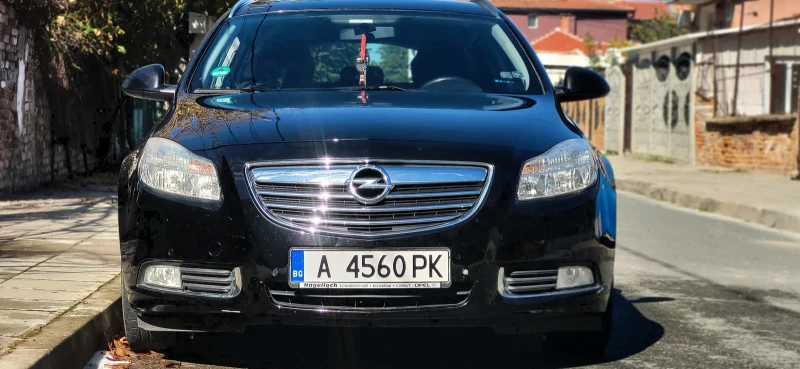 Opel Insignia, снимка 2 - Автомобили и джипове - 47591931