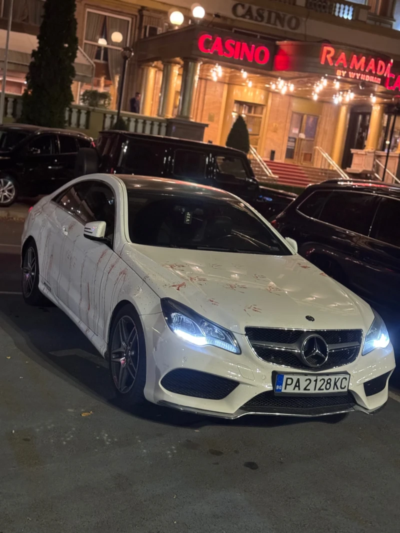 Mercedes-Benz E 220, снимка 1 - Автомобили и джипове - 47906830