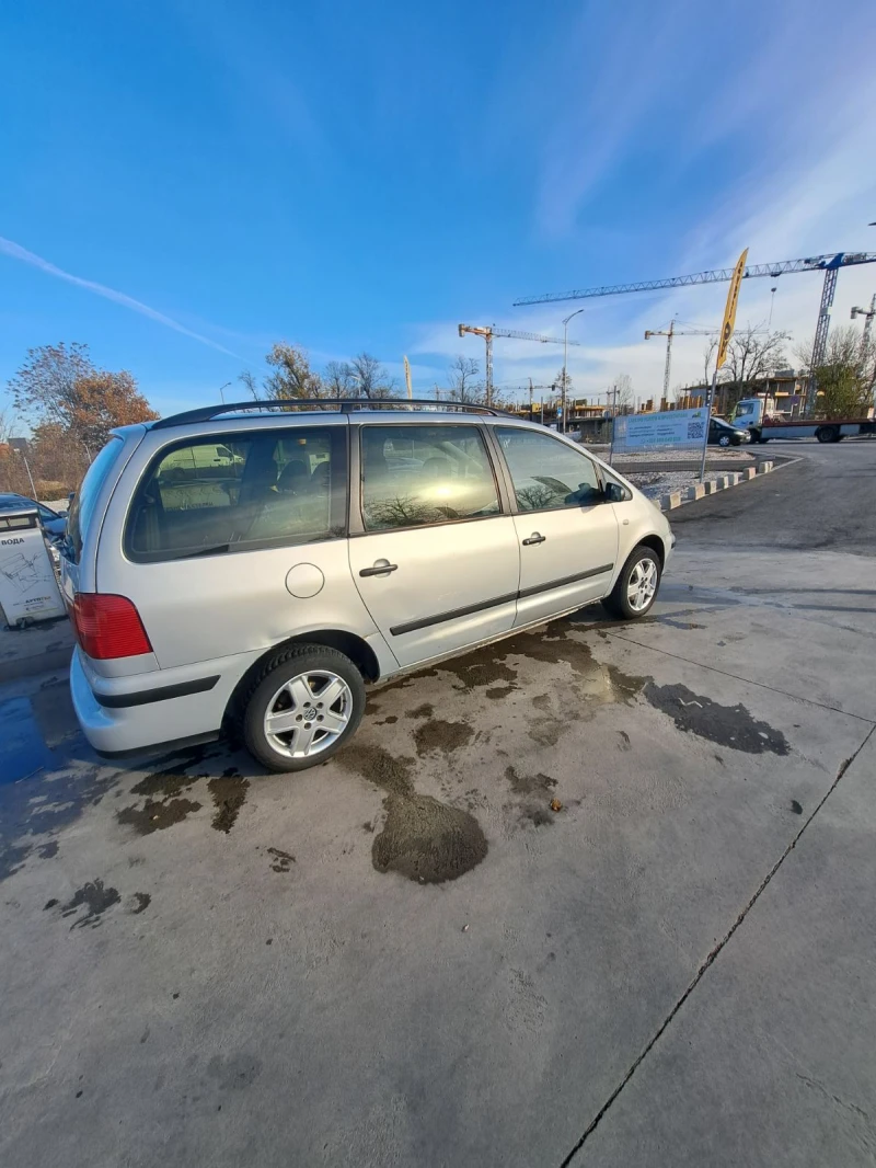 VW Sharan 1.9 TDI, снимка 3 - Автомобили и джипове - 48029506