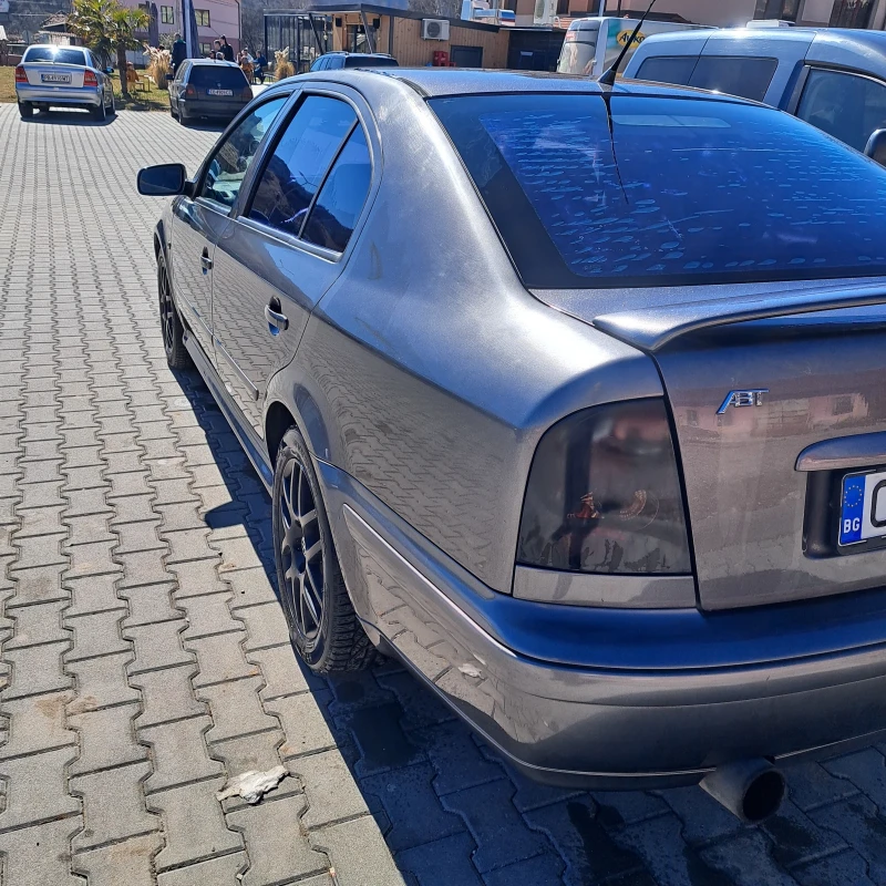 Skoda Octavia 1.8 T, снимка 2 - Автомобили и джипове - 49373307