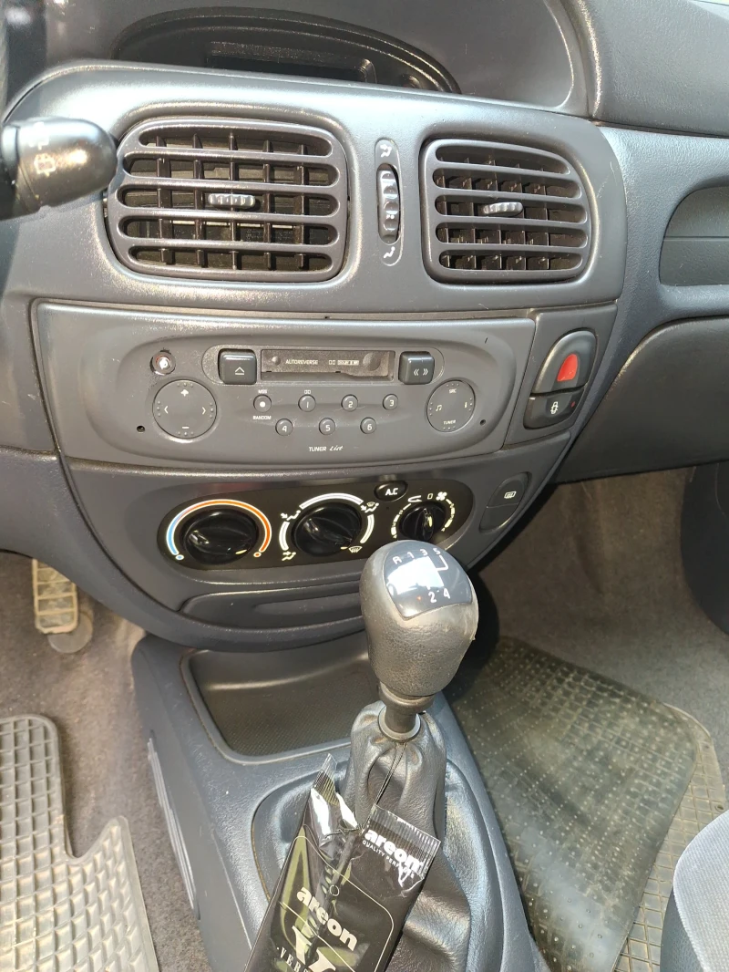 Renault Megane, снимка 8 - Автомобили и джипове - 49517788