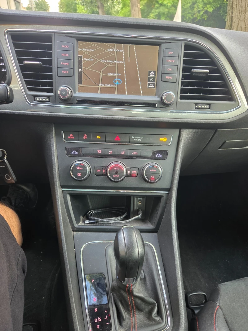 Seat Leon FR, снимка 10 - Автомобили и джипове - 51874797