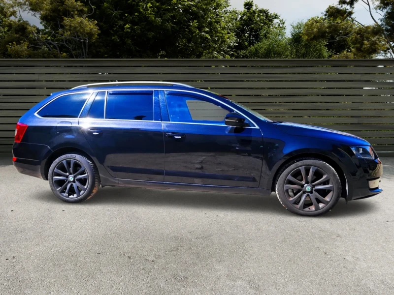 Skoda Octavia 2.0 TDI AUTOMAT, PANORAMA, DISTRONIC, снимка 13 - Автомобили и джипове - 52427296