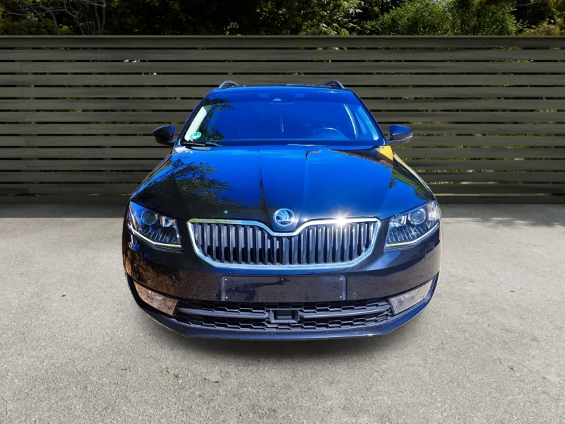 Skoda Octavia 2.0 TDI AUTOMAT, PANORAMA, DISTRONIC, снимка 3 - Автомобили и джипове - 52427296