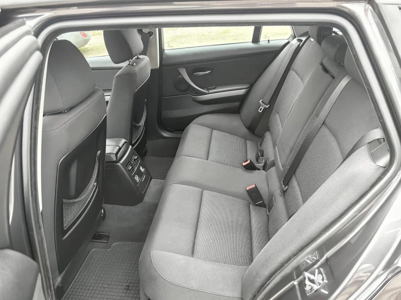 BMW 318 2.0i-143к.с. ГЕРМАНИЯ! , снимка 13 - Автомобили и джипове - 52506268