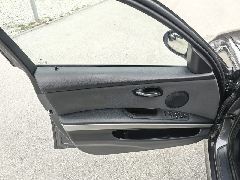 BMW 318 2.0i-143к.с. ГЕРМАНИЯ! , снимка 11 - Автомобили и джипове - 52506268