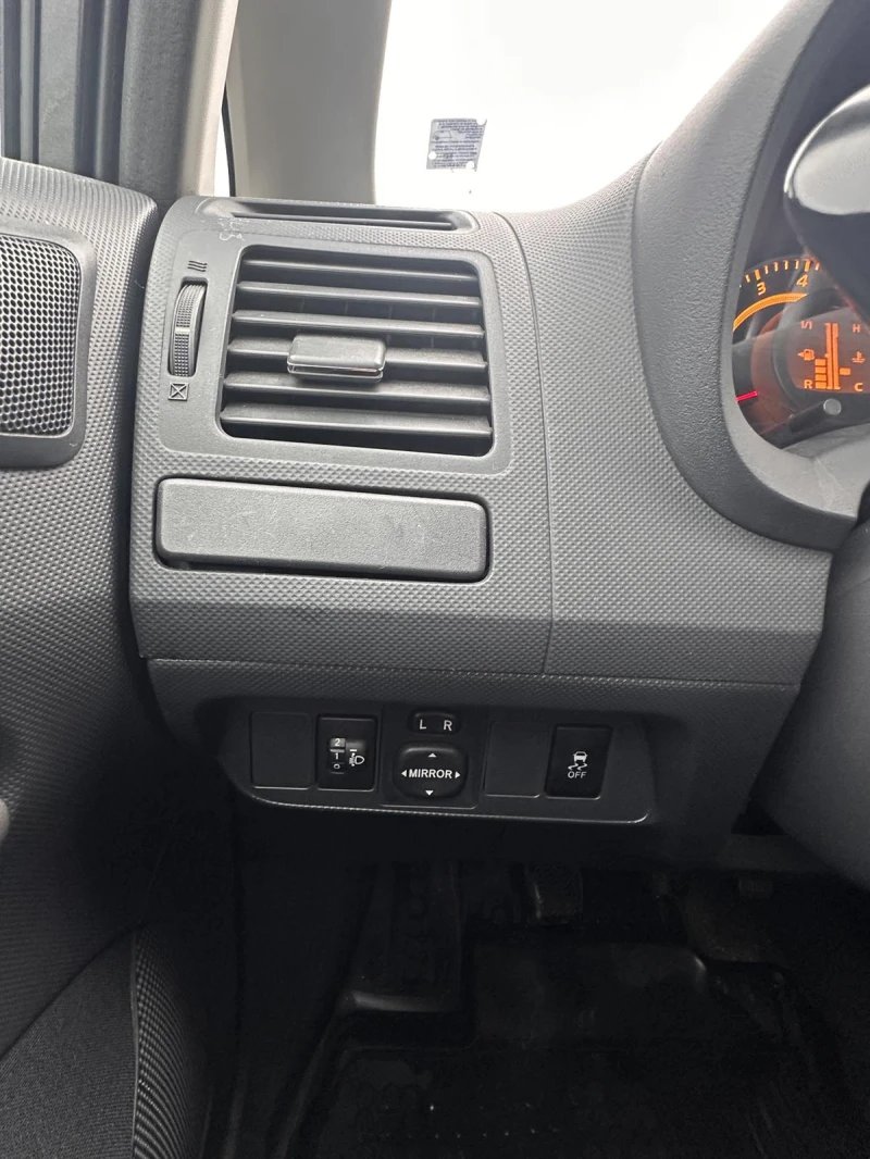 Toyota Auris 1.6i, снимка 15 - Автомобили и джипове - 53276079