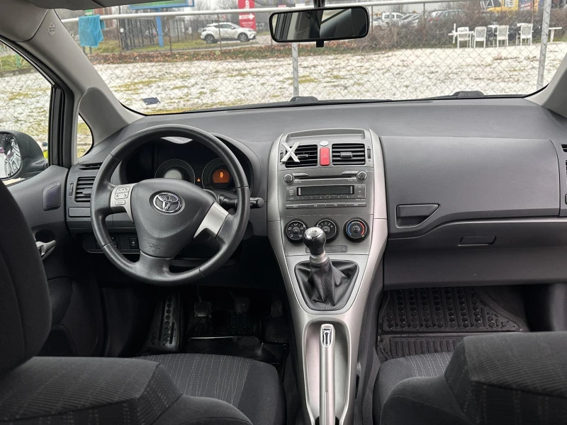 Toyota Auris 1.6i, снимка 7 - Автомобили и джипове - 53276079