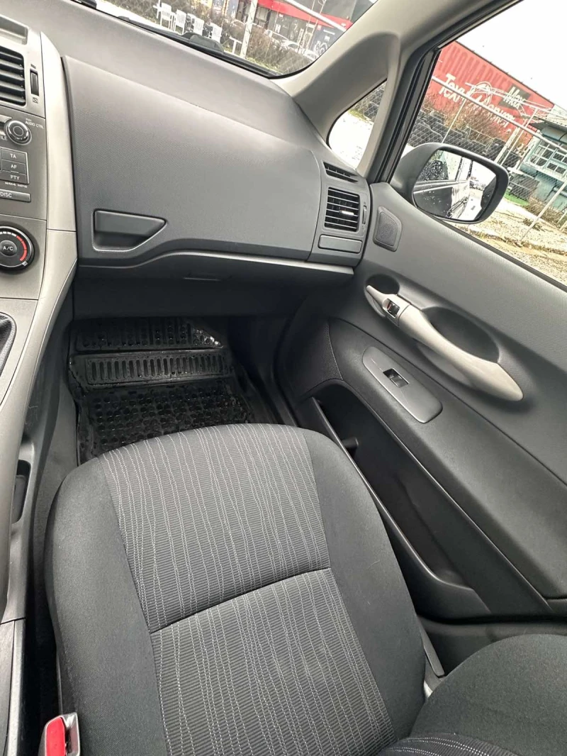 Toyota Auris 1.6i, снимка 9 - Автомобили и джипове - 53276079