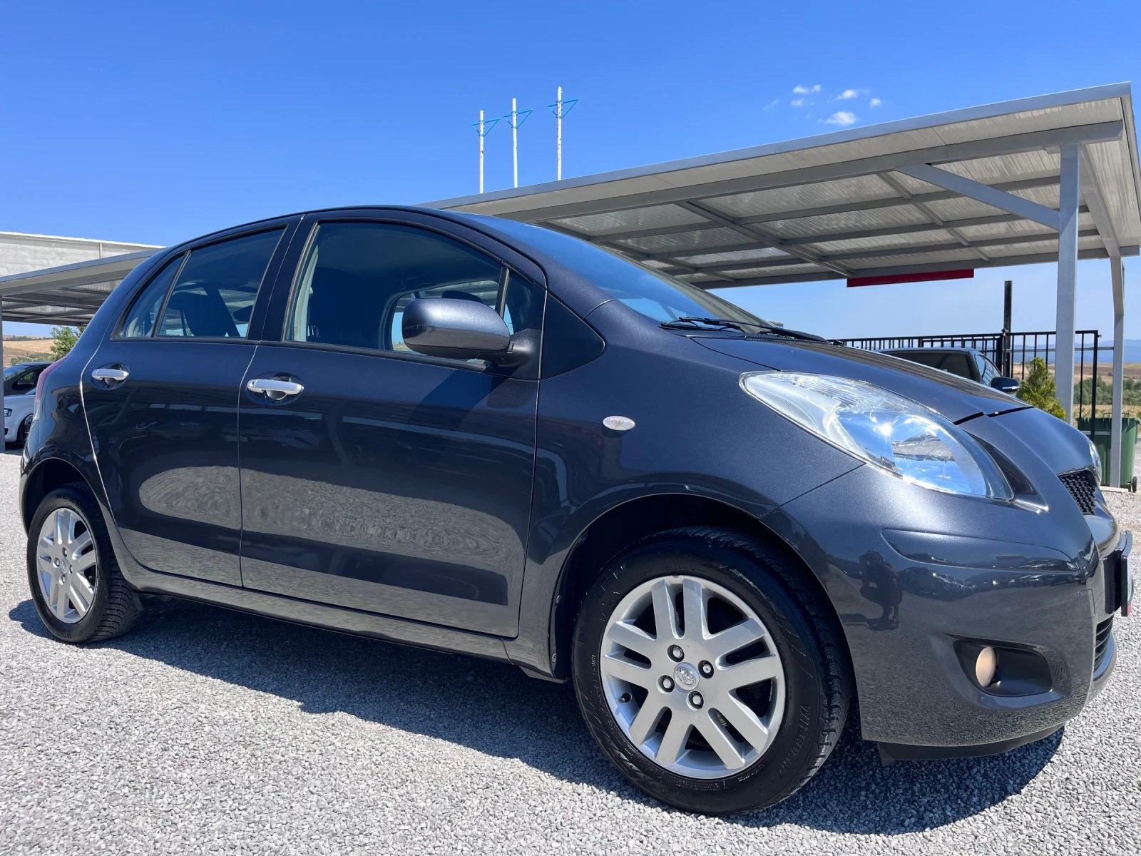 Toyota Yaris 1.0i Soul - изображение 4