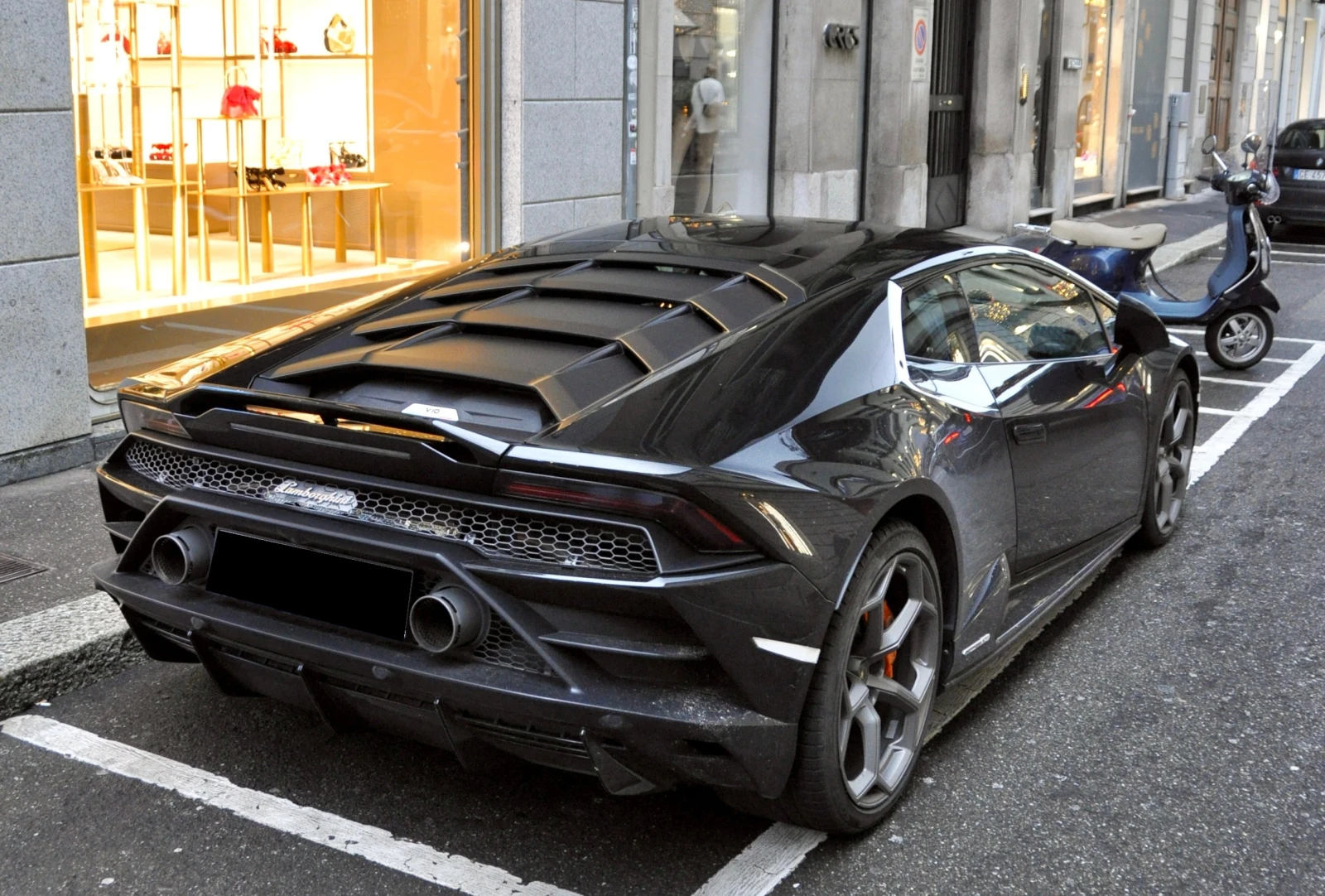 Lamborghini Huracan EVO 5.2 V10 AWD  - изображение 5