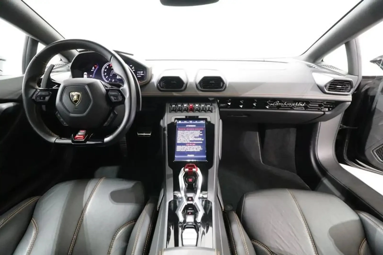 Lamborghini Huracan EVO 5.2 V10 AWD  - изображение 6