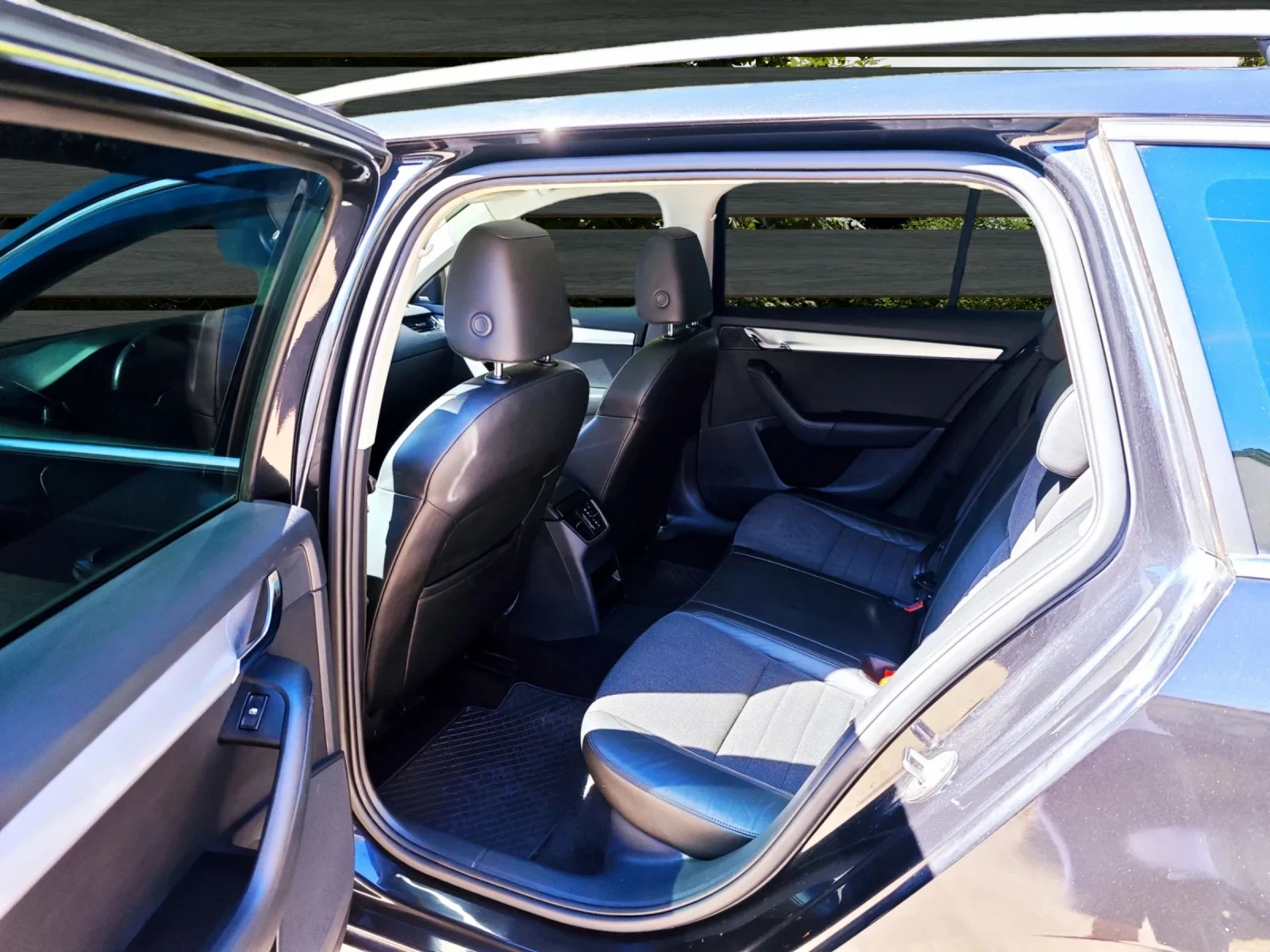 Skoda Octavia 2.0 TDI AUTOMAT, PANORAMA, DISTRONIC - изображение 4