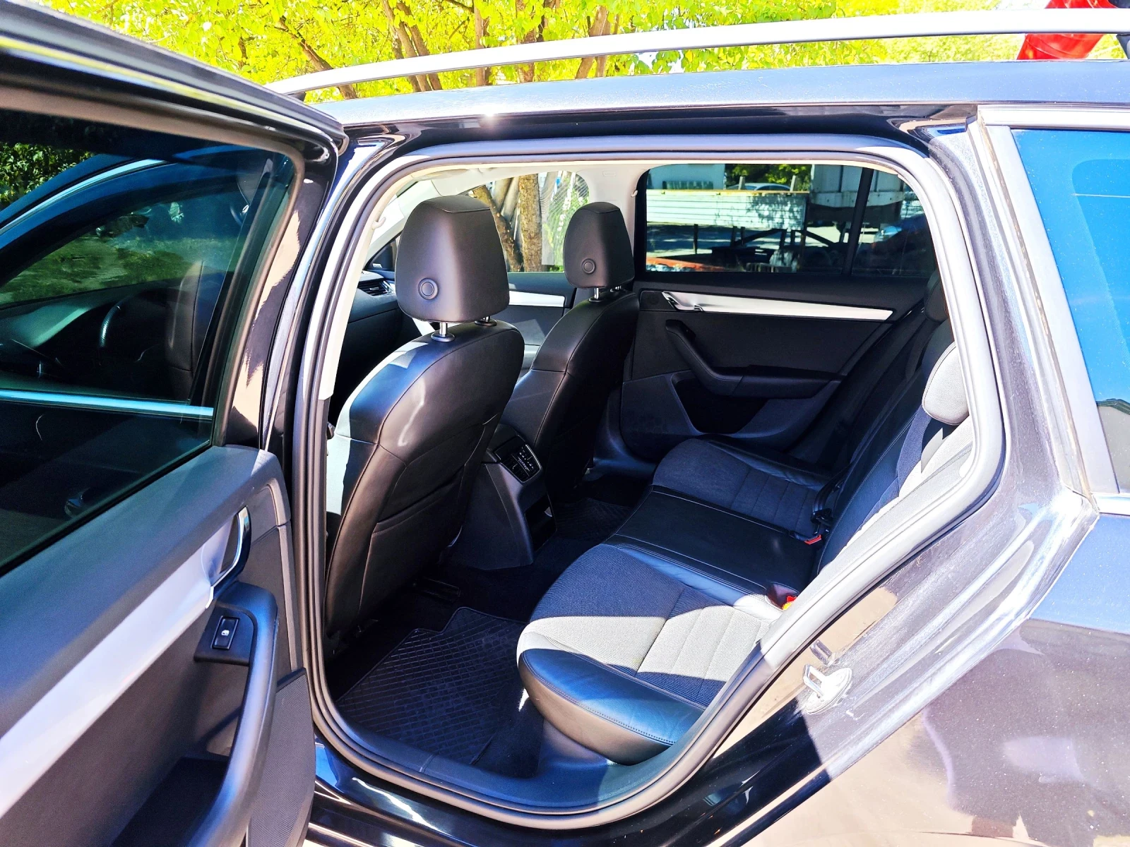 Skoda Octavia 2.0 TDI AUTOMAT, PANORAMA, DISTRONIC - изображение 5