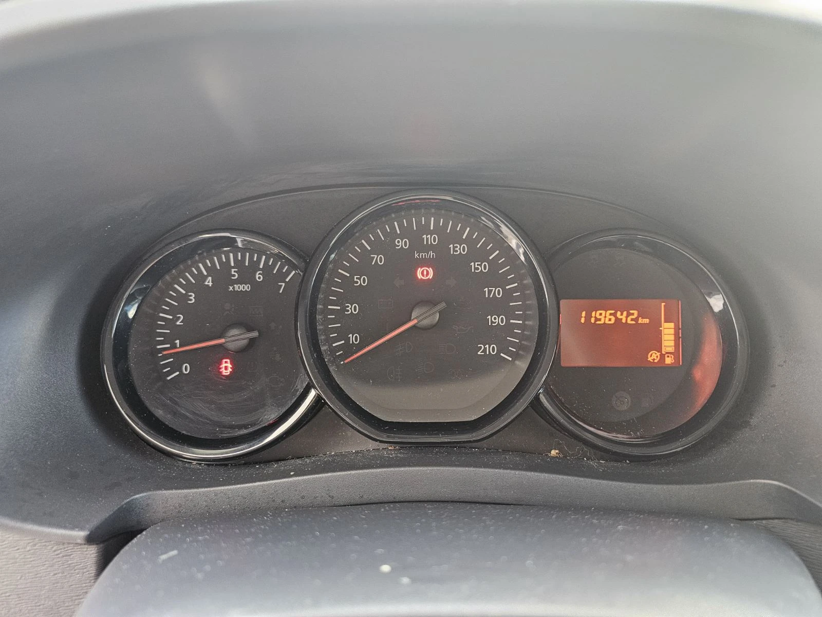 Dacia Dokker dCi 95 к.с. Дизел Stop & Start - изображение 8