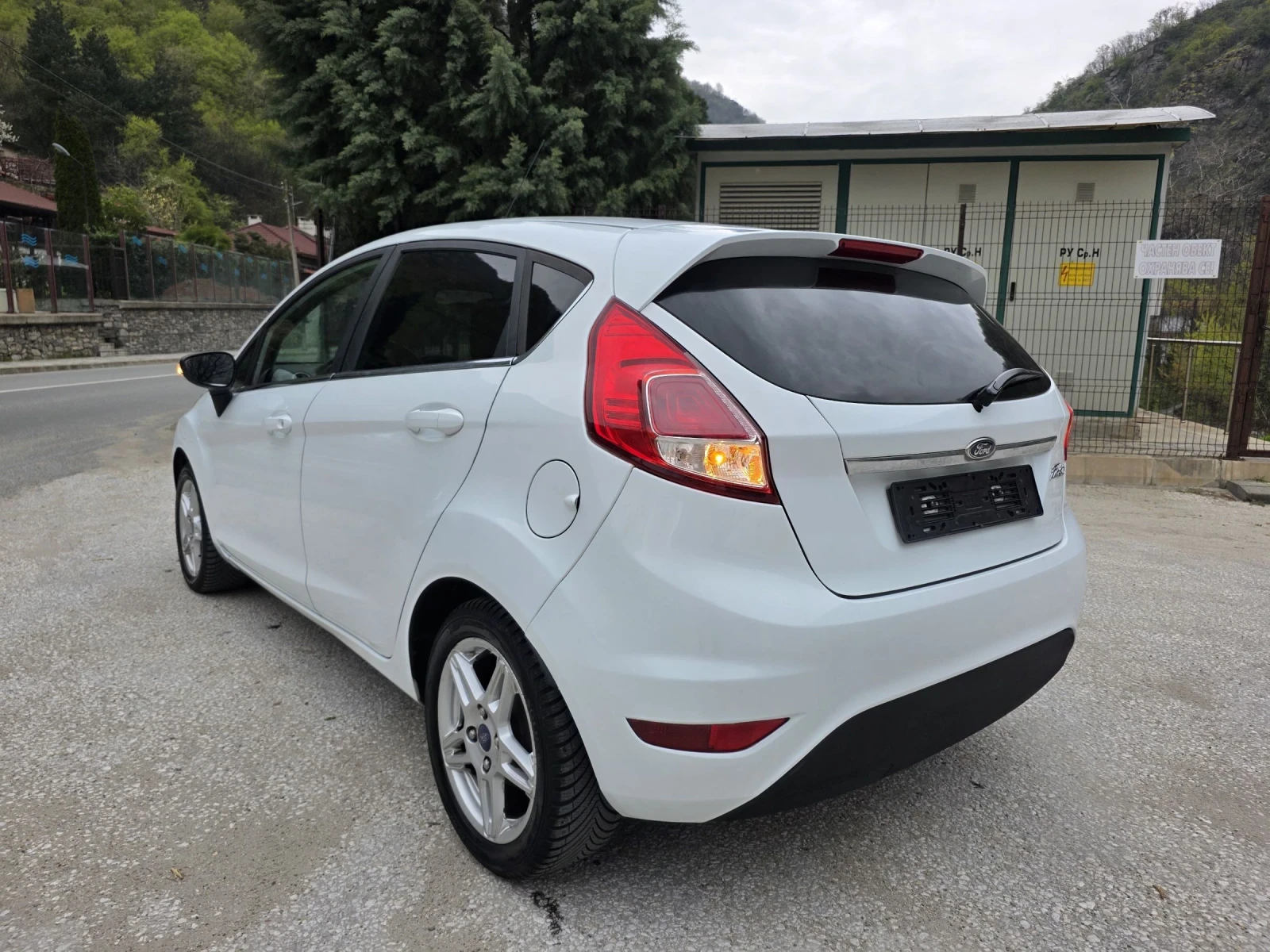 Ford Fiesta 1.5 TDCI * NAVI* XENON* LED* EVRO6* , снимка 4 - Автомобили и джипове - 54209063