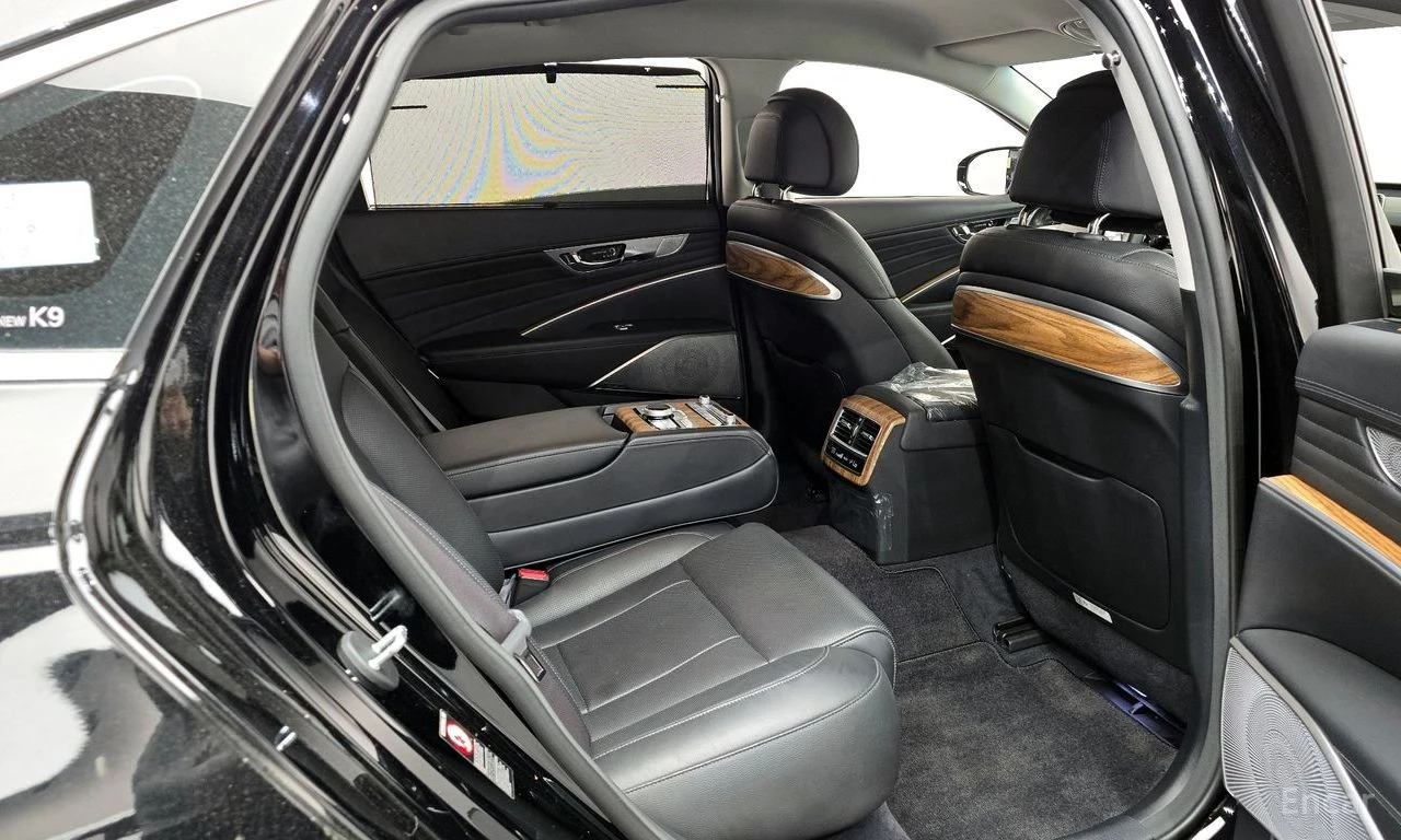Kia K9 3.8* AWD* ПОДГРЕВ* ОБДУХВАНЕ* ДИСТРОНИК* LANE* ASS, снимка 14 - Автомобили и джипове - 54577455