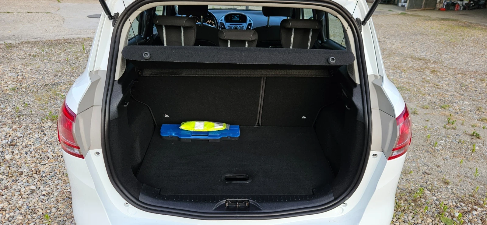Ford B-Max 1, 4i-90кс* ЕВРО5* ГАЗОВ ИНЖЕКЦИОН* 2014г* КЛИМАТР, снимка 9 - Автомобили и джипове - 55141366