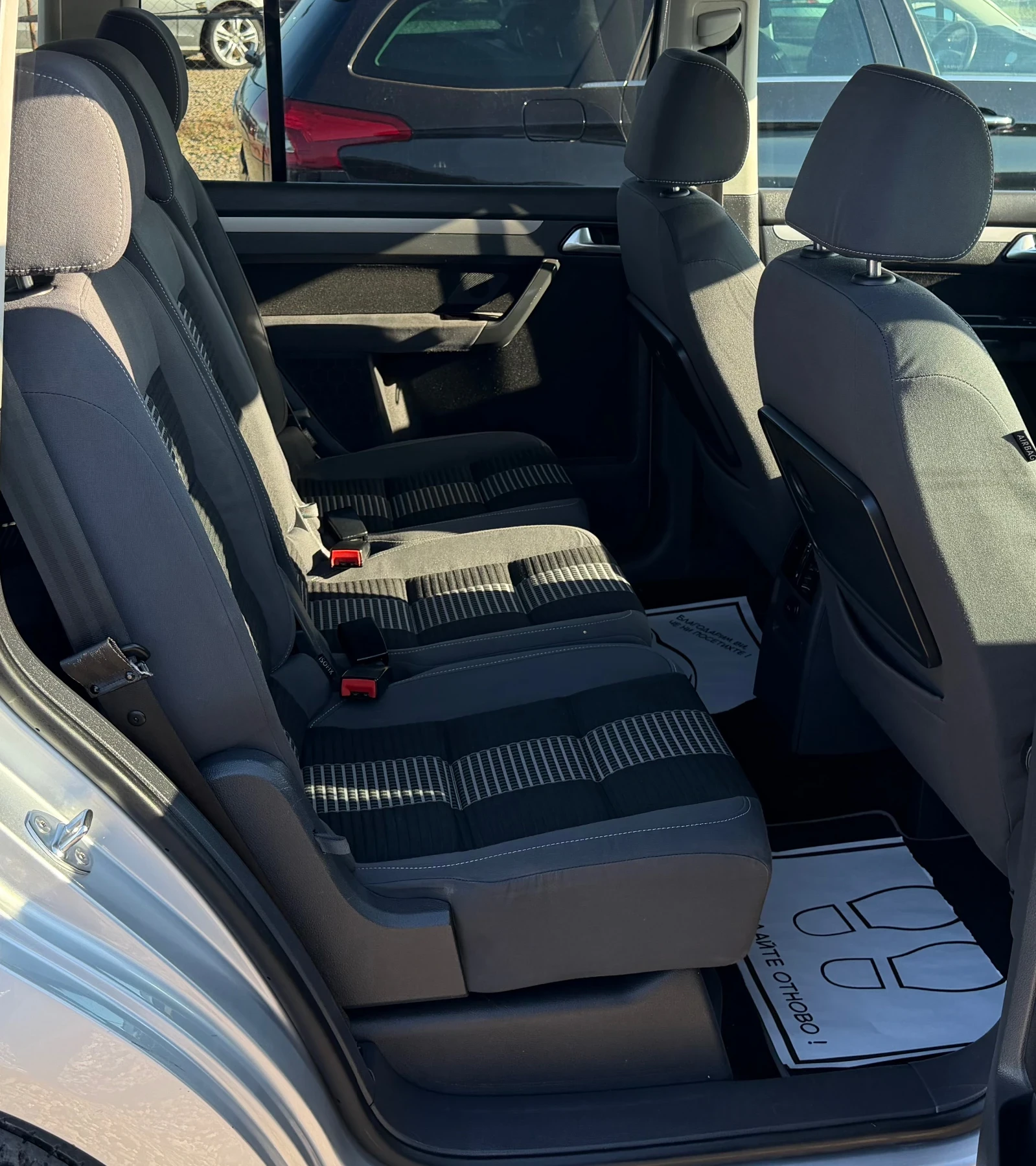 VW Touran 1.9TDI * 6 скорости * ПОДГРЕВ * 7 МЕСТА * , снимка 9 - Автомобили и джипове - 55253459
