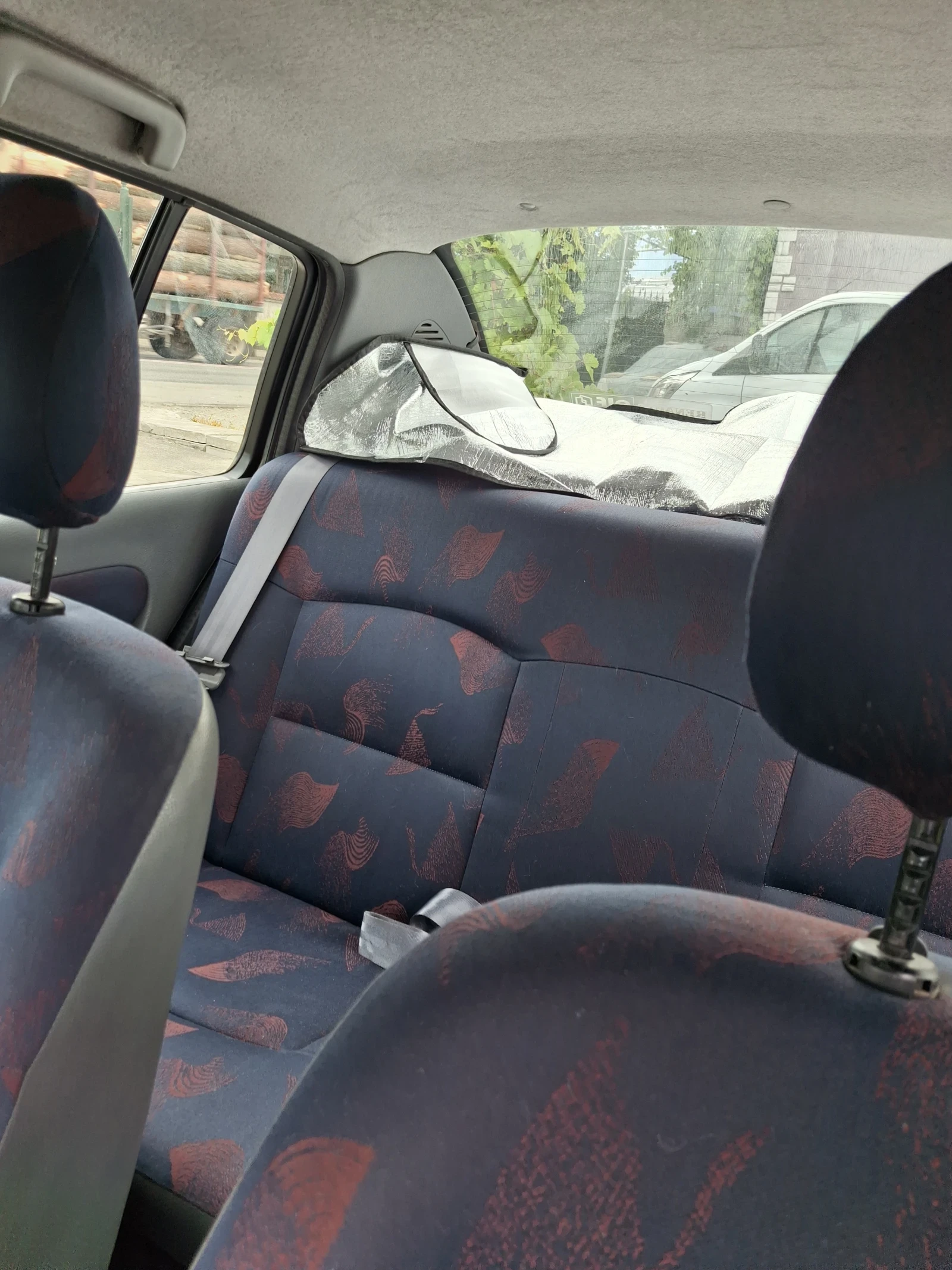Renault Clio Sedan, снимка 10 - Автомобили и джипове - 55400197