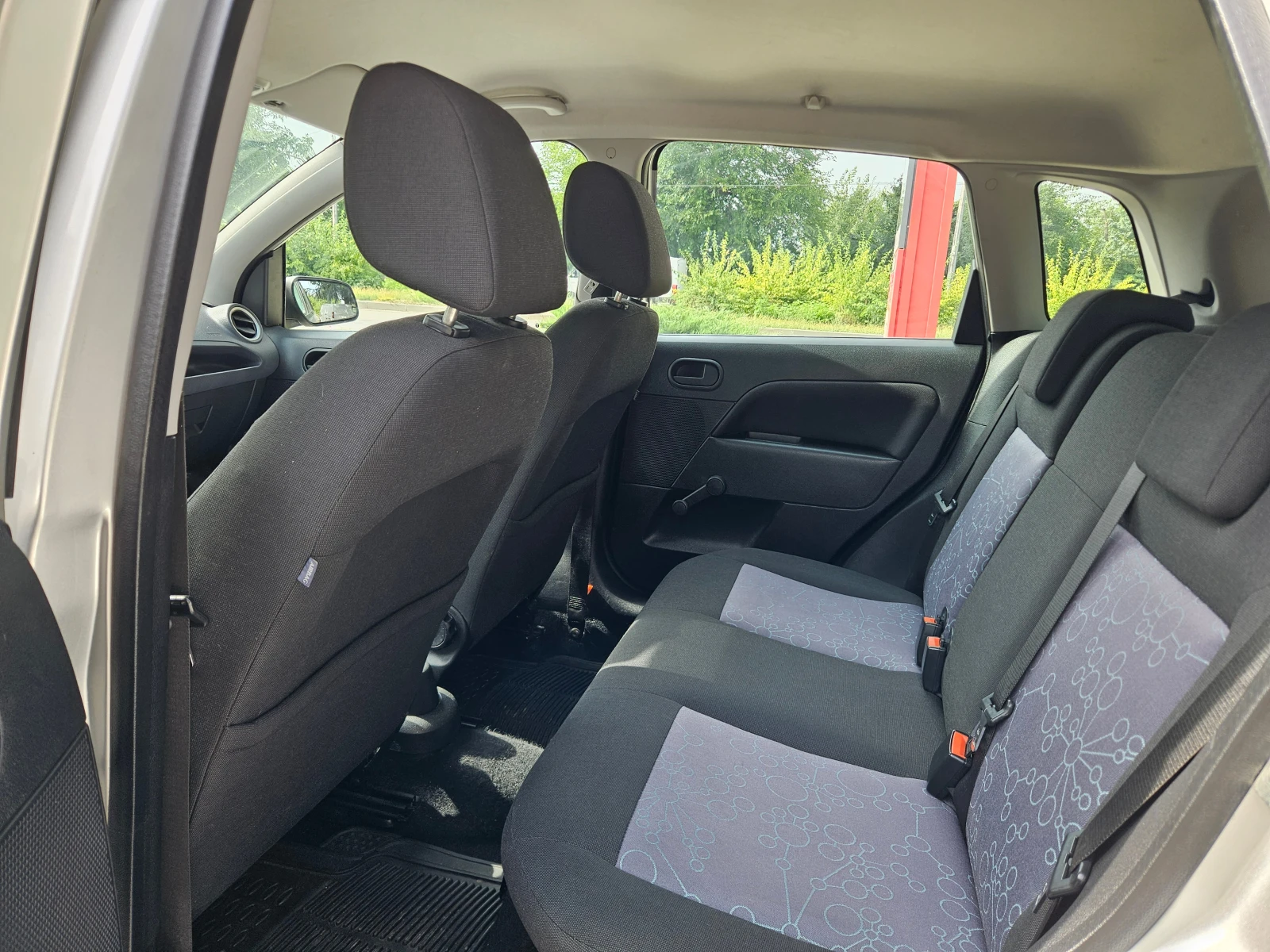 Ford Fiesta 1.3, 70к.с., 129х.км!!!, снимка 9 - Автомобили и джипове - 55409637
