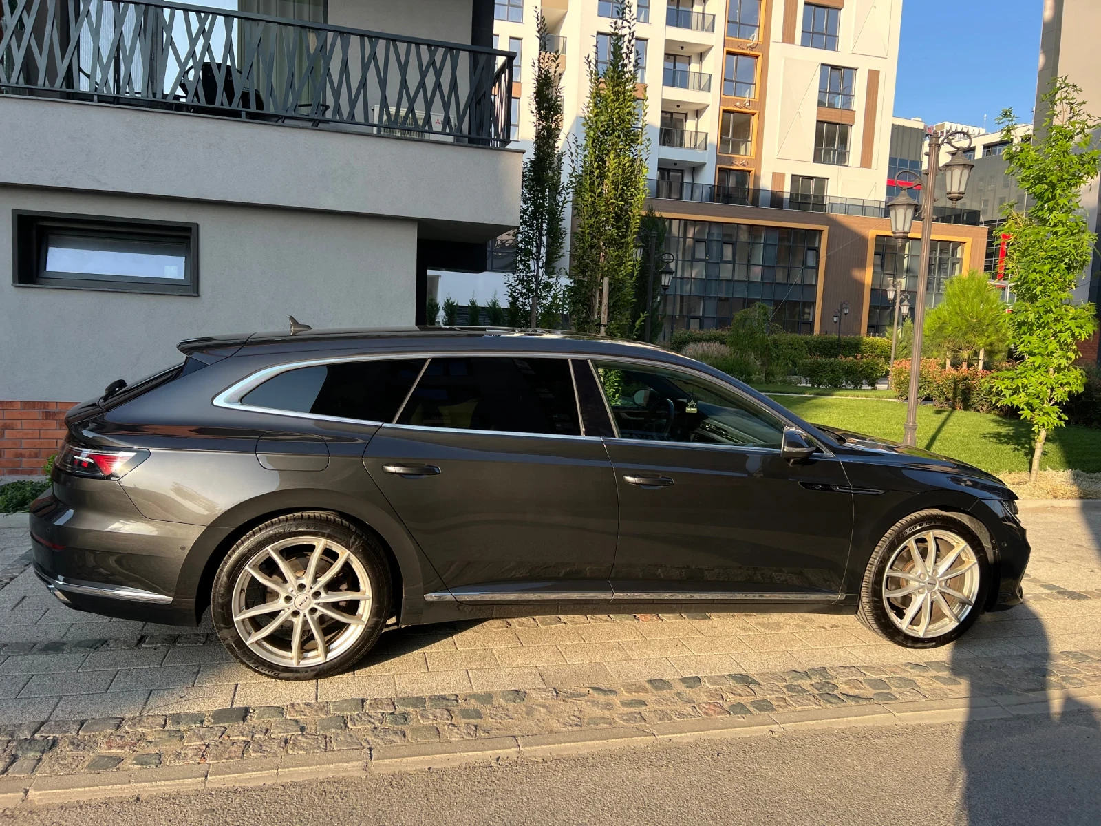 VW Arteon R-line, снимка 2 - Автомобили и джипове - 55609344