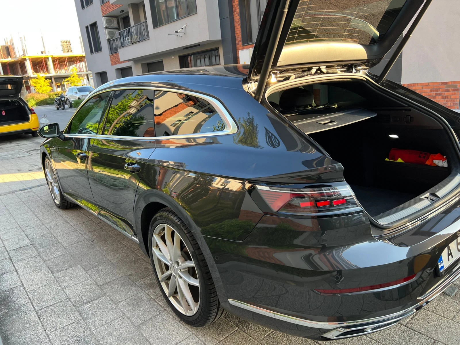 VW Arteon R-line, снимка 6 - Автомобили и джипове - 55609344