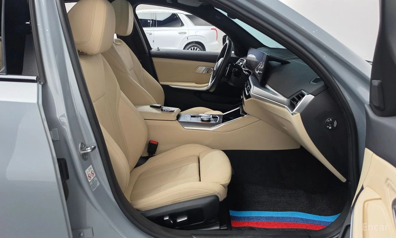 BMW 330 HYBRID* M* SPORT* LASER* HARMON* KARDON* ХЕДЪП* , снимка 15 - Автомобили и джипове - 55707736
