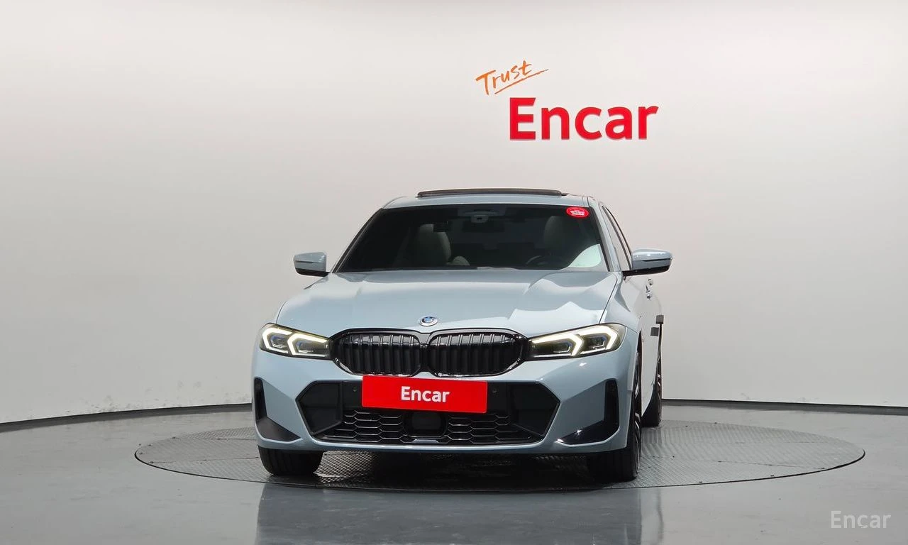 BMW 330 HYBRID* M* SPORT* LASER* HARMON* KARDON* ХЕДЪП* , снимка 3 - Автомобили и джипове - 55707736