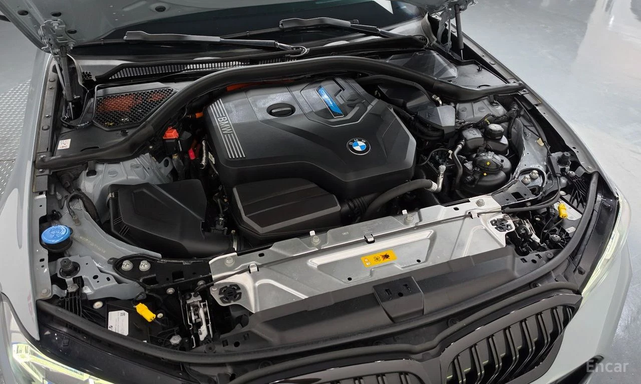 BMW 330 HYBRID* M* SPORT* LASER* HARMON* KARDON* ХЕДЪП* , снимка 17 - Автомобили и джипове - 55707736