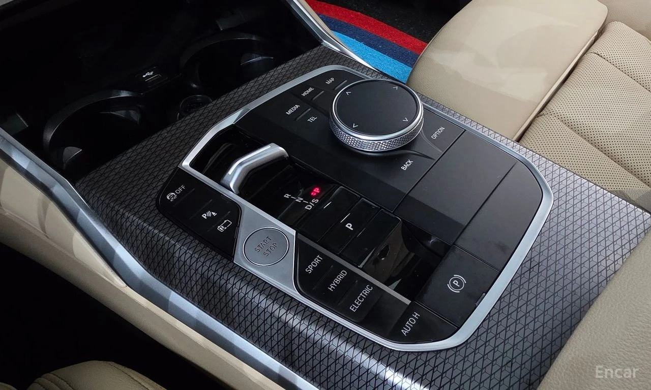 BMW 330 HYBRID* M* SPORT* LASER* HARMON* KARDON* ХЕДЪП* , снимка 11 - Автомобили и джипове - 55707736