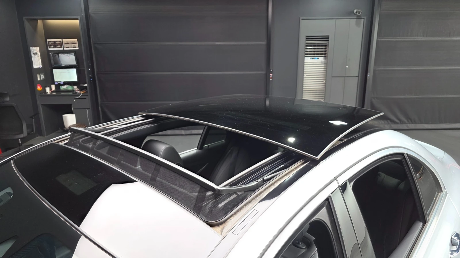 Mercedes-Benz E 350 4MATIC AMG LINE * КРАЙНА ЦЕНА* FULL, снимка 17 - Автомобили и джипове - 56092910